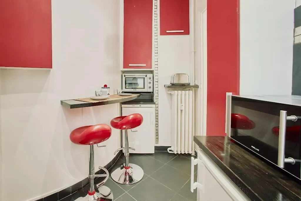 Charming Parisian Flat With Eiffel Tower Views * Paris